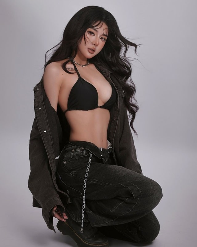 Cô nàng sở hữu body ấn tượng