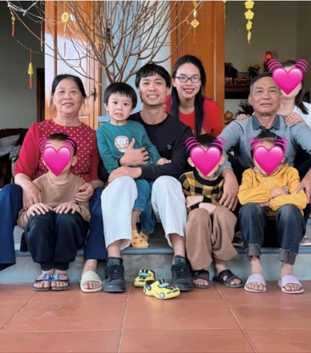 Nhan sắc đời thường của Viên Minh trong ảnh chụp cùng gia đình