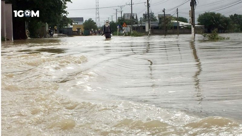 Chiêm bao thấy xung quanh ngập nước điềm tốt hay xấu?