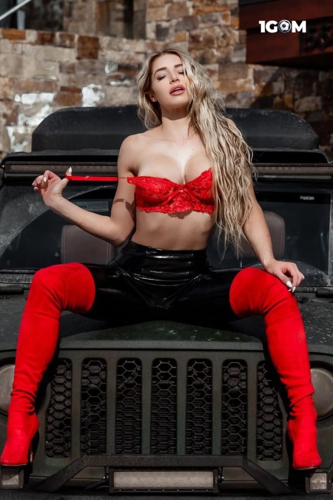 Courtney Tailor - Người mẫu Mỹ đầy phong cách và cá tính