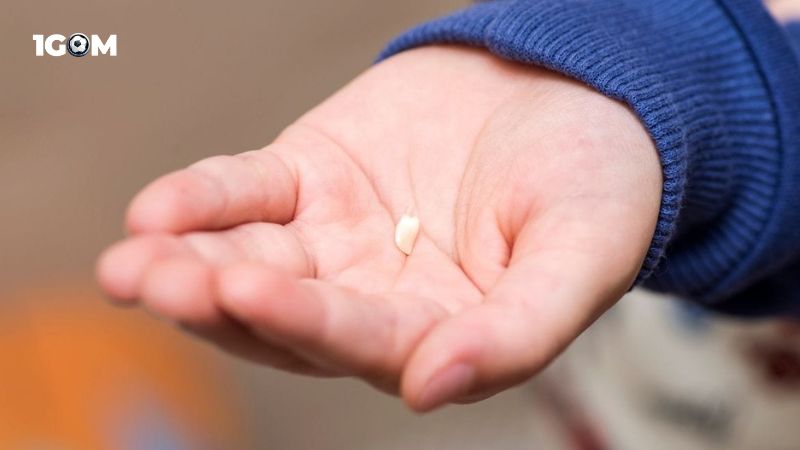 Mơ thấy rụng răng hàm dưới