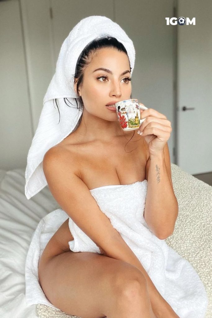 Monica Alvarez - Người mẫu Mỹ với phong cách quyến rũ nổi bật