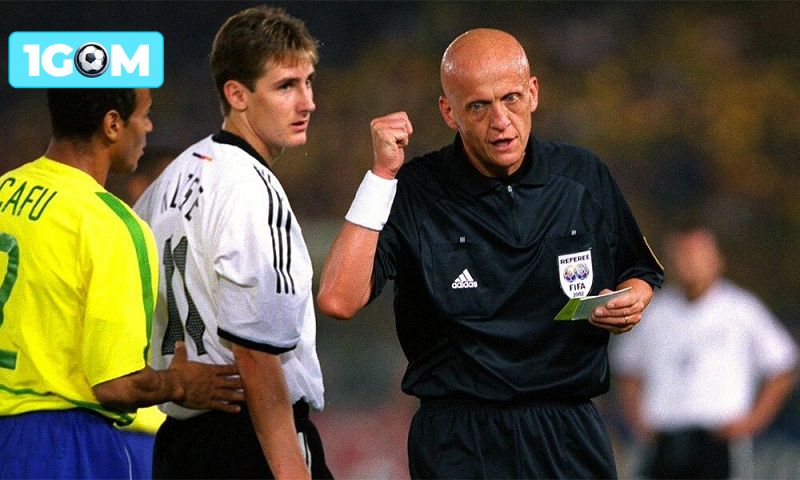 Pierluigi Collina được đánh giá trọng tài World Cup vĩ đại nhất mọi thời đại