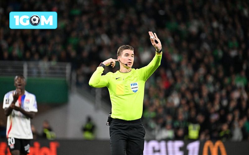 Trọng tài chính trong trận chung kết World Cup thường là người có kinh nghiệm